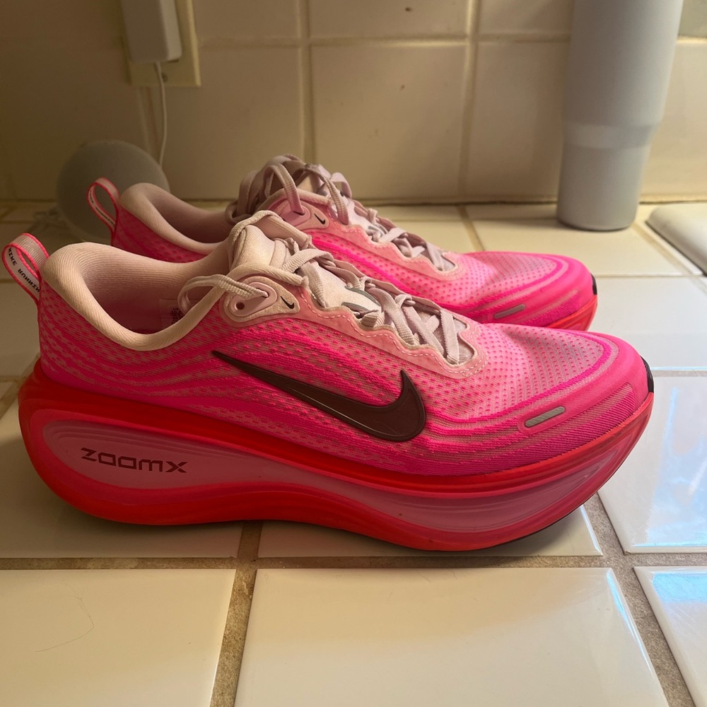Nike Women's Vomero Plus size 10.5